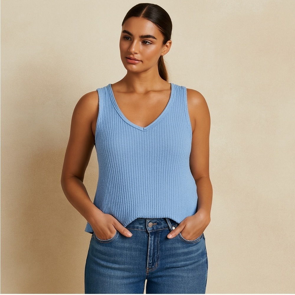 Like New Honeydew Ribbed Knit Top Soft Texture Light Blue Size Medium Shirt Tank